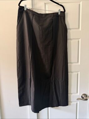 Black Women’s Straight Midi Skirt